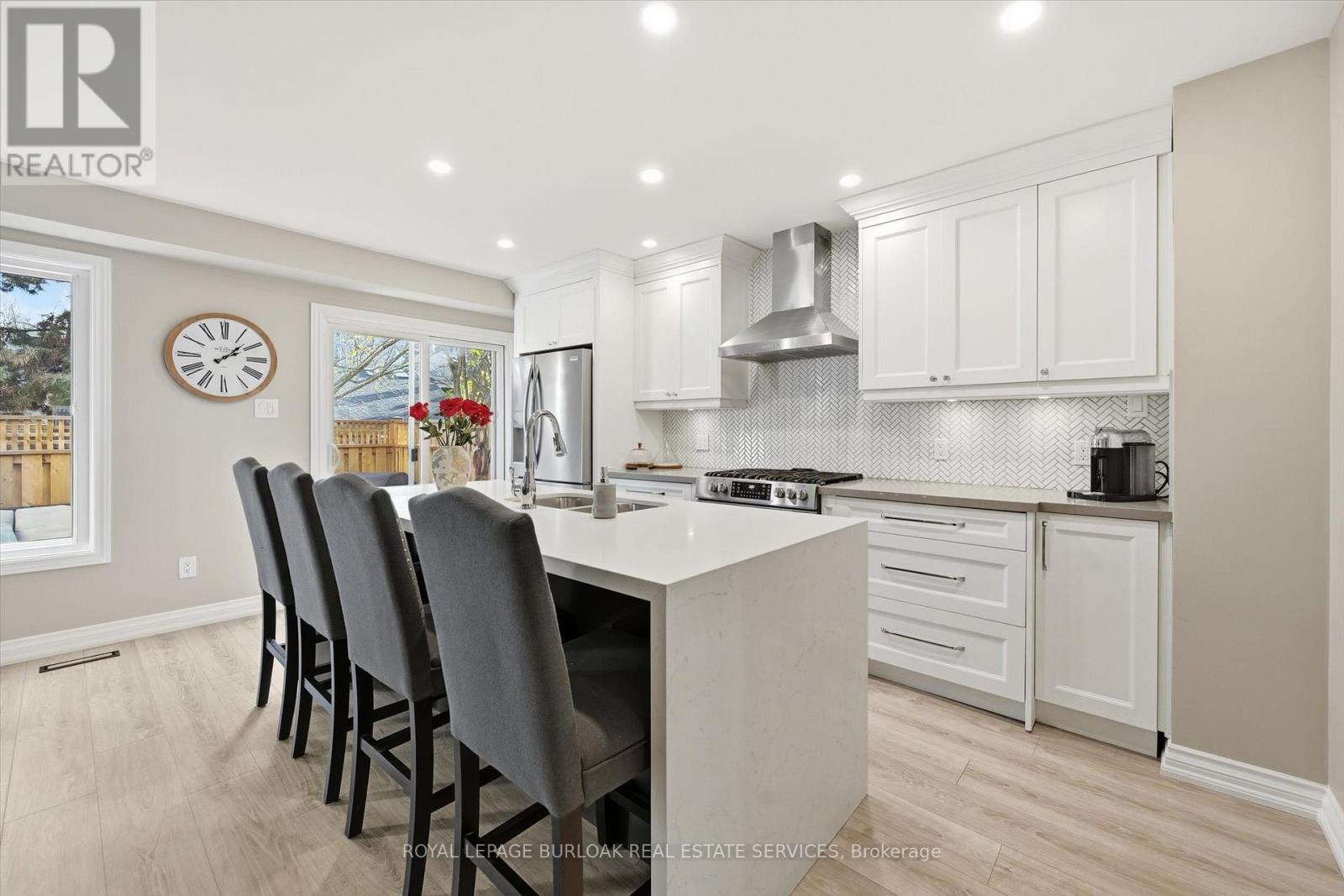 38 - 5255 Lakeshore Road, Burlington, Ontario L7L 5X8 - Photo 11 - W12568490