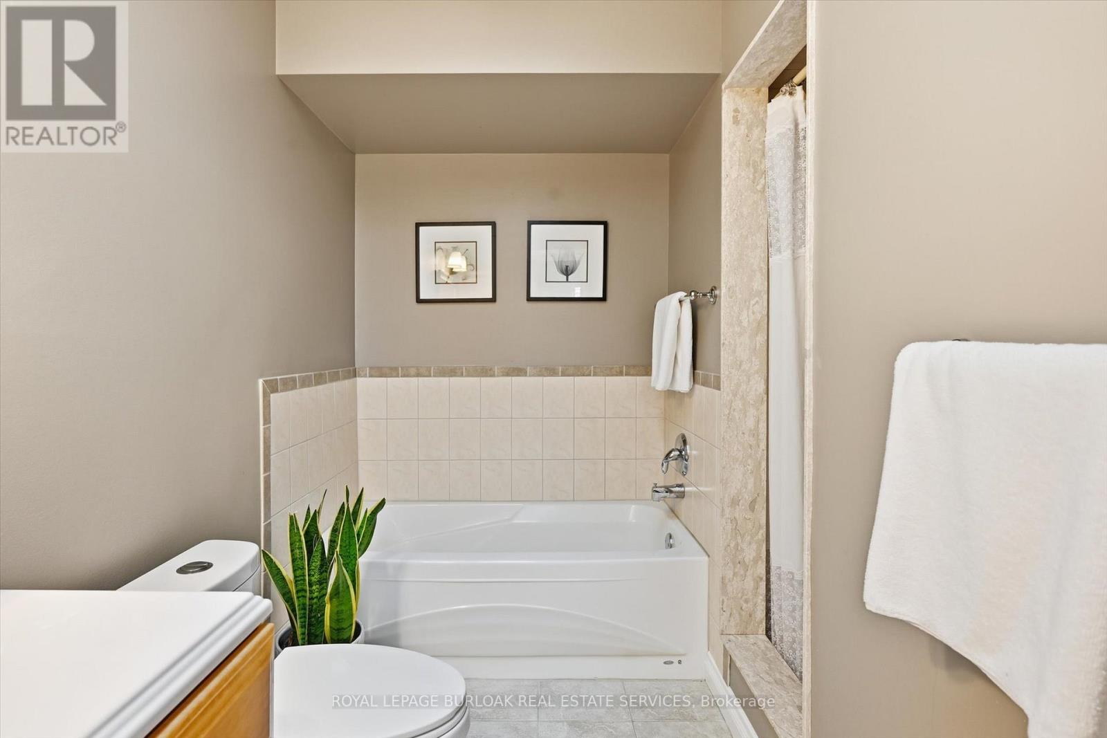 38 - 5255 Lakeshore Road, Burlington, Ontario L7L 5X8 - Photo 28 - W12568490