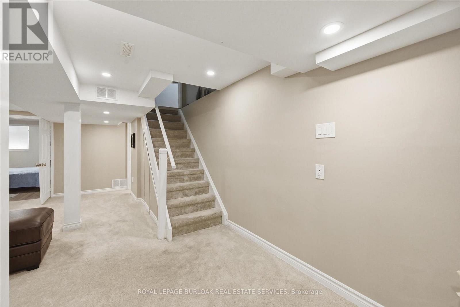 38 - 5255 Lakeshore Road, Burlington, Ontario L7L 5X8 - Photo 35 - W12568490