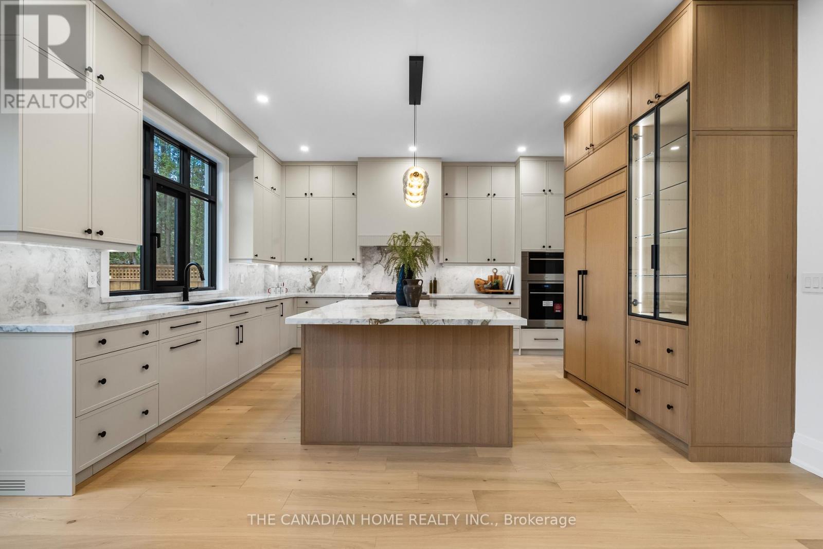 499 Rebecca Street, Oakville, Ontario L6K 1K8 - Photo 12 - W12568496