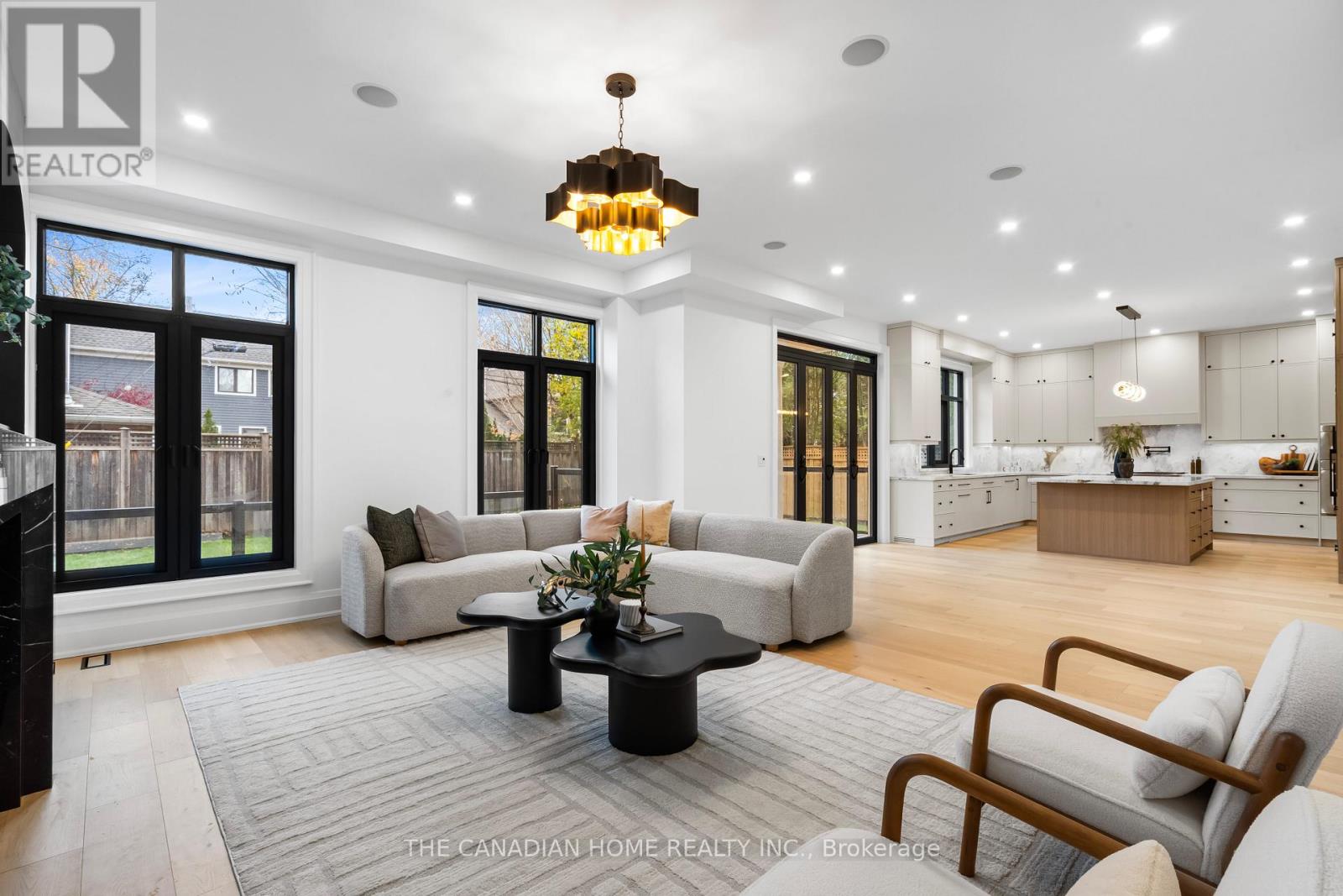 499 Rebecca Street, Oakville, Ontario L6K 1K8 - Photo 18 - W12568496