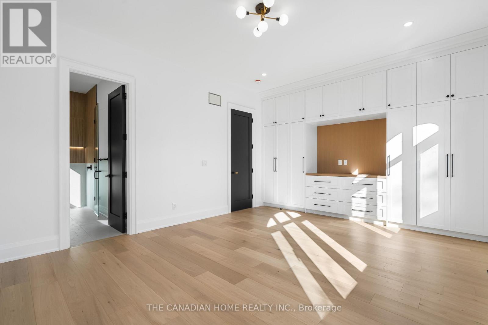 499 Rebecca Street, Oakville, Ontario L6K 1K8 - Photo 35 - W12568496