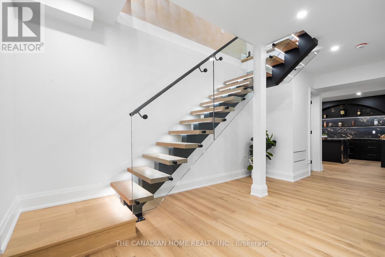 499 Rebecca Street, Oakville, Ontario L6K 1K8 - Photo 41 - W12568496