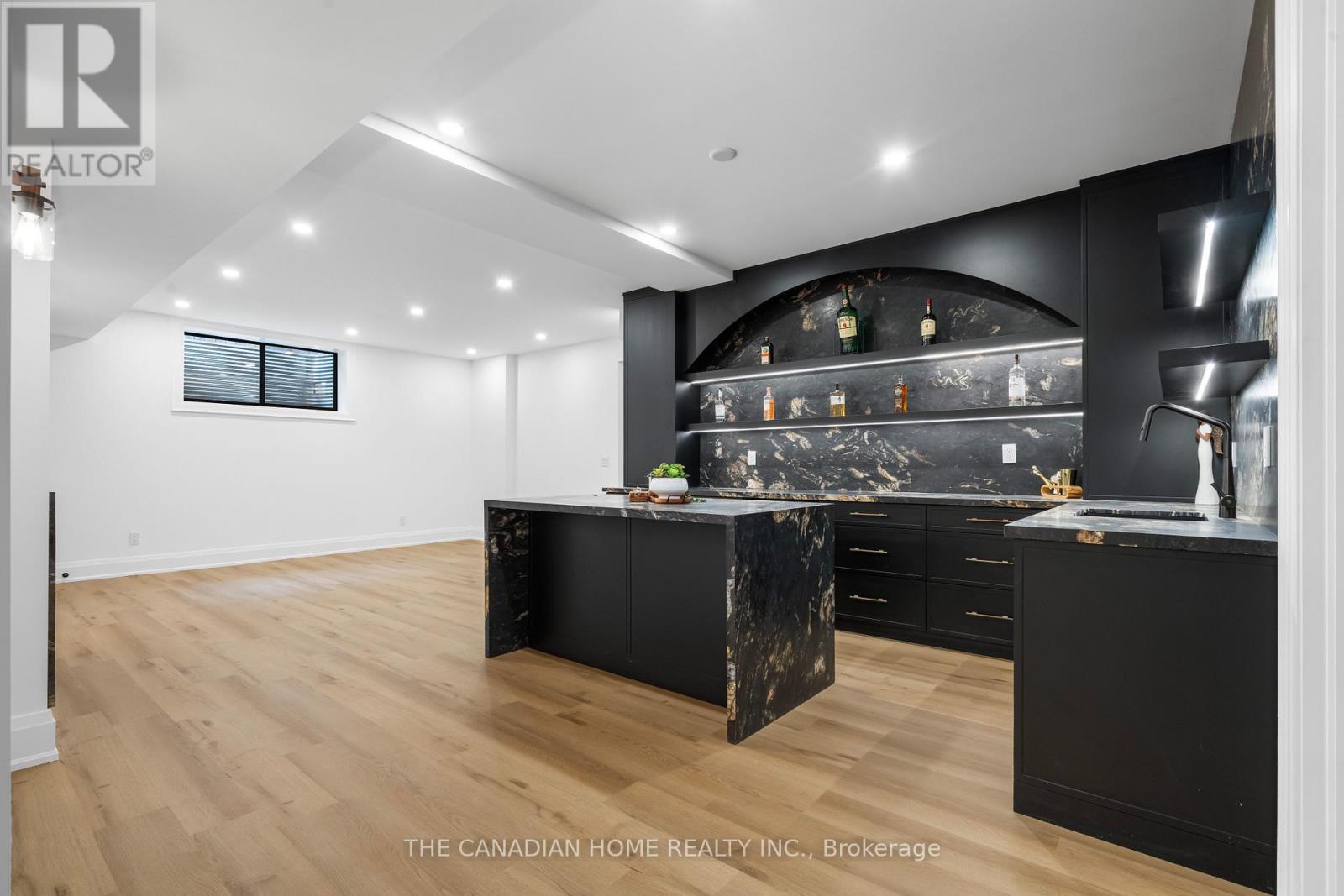 499 Rebecca Street, Oakville, Ontario L6K 1K8 - Photo 42 - W12568496