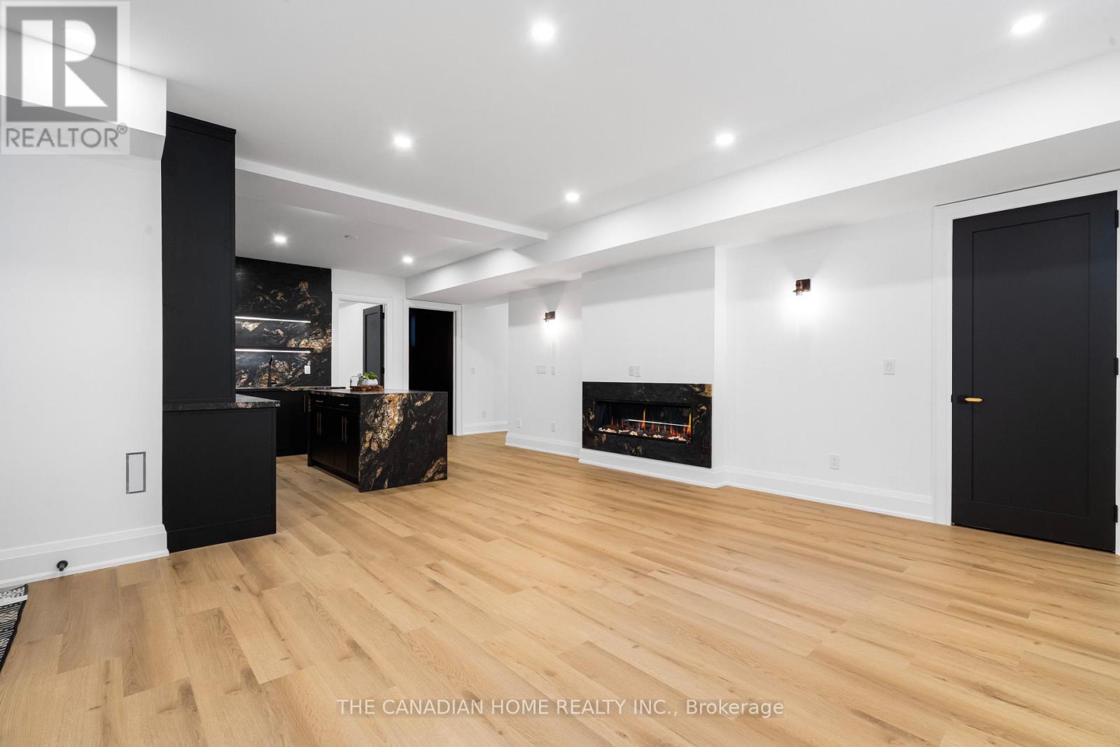 499 Rebecca Street, Oakville, Ontario L6K 1K8 - Photo 44 - W12568496