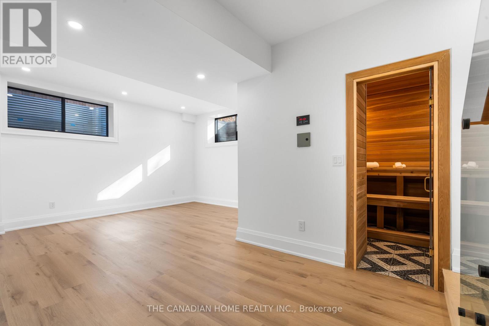 499 Rebecca Street, Oakville, Ontario L6K 1K8 - Photo 48 - W12568496