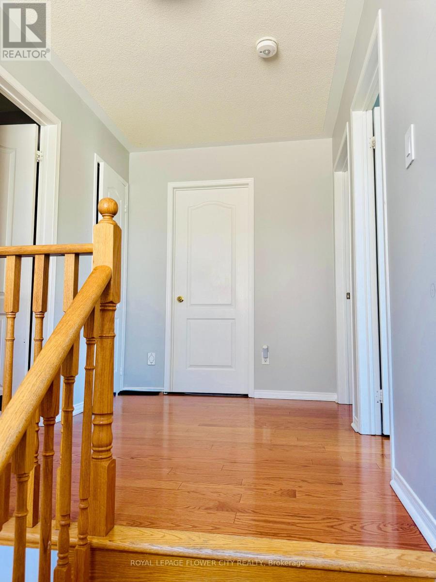 6 Hollingsworth Circle, Brampton, Ontario L7A 3X7 - Photo 10 - W12568502