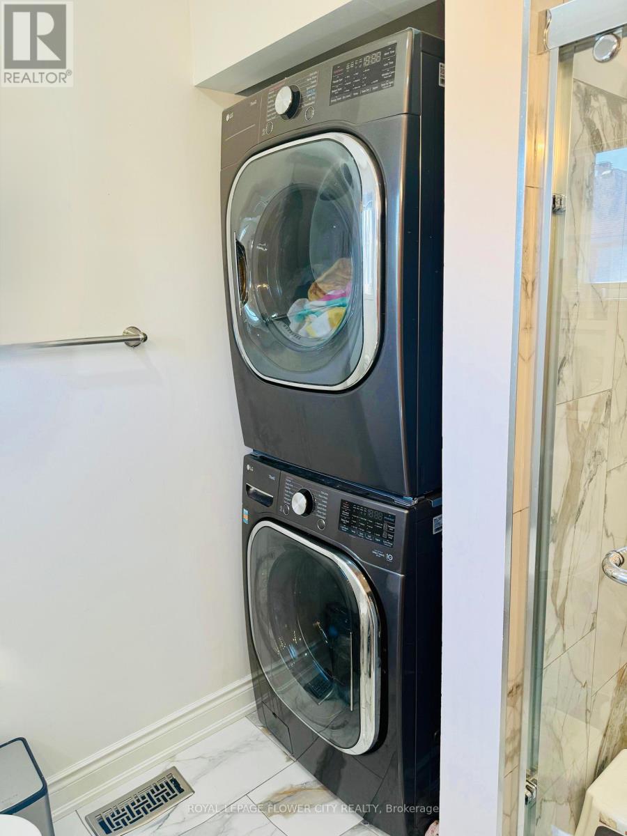 6 Hollingsworth Circle, Brampton, Ontario L7A 3X7 - Photo 14 - W12568502