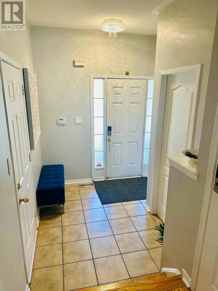 6 Hollingsworth Circle, Brampton, Ontario L7A 3X7 - Photo 3 - W12568502