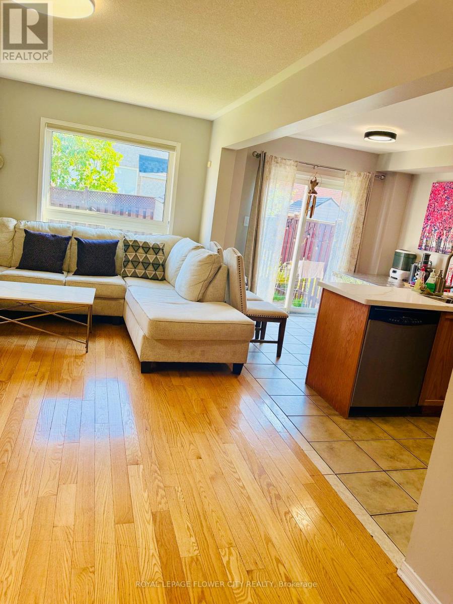 6 Hollingsworth Circle, Brampton, Ontario L7A 3X7 - Photo 7 - W12568502