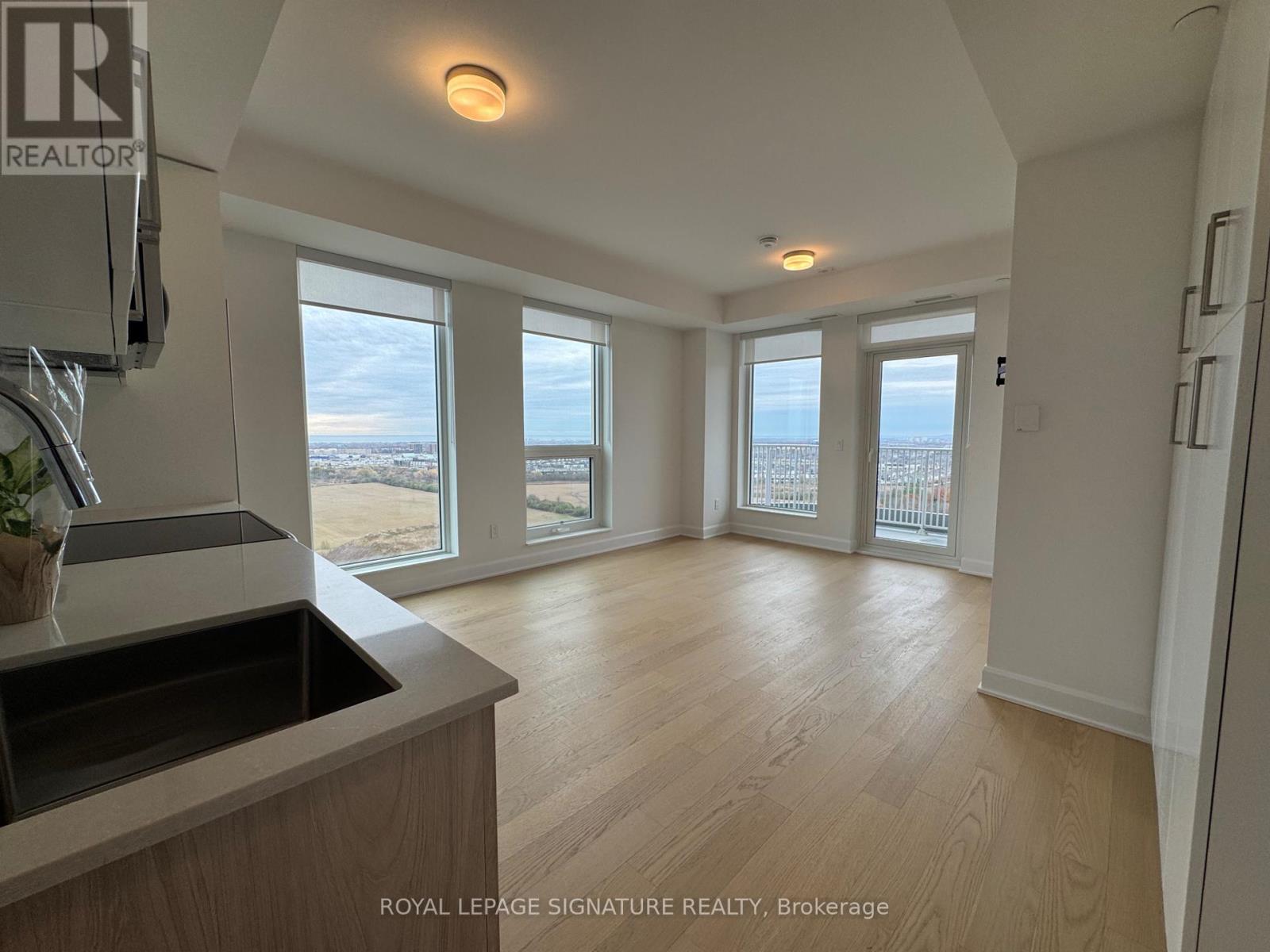 1802 - 3240 William Coltson Avenue, Oakville, Ontario L6H 8C8 - Photo 6 - W12566548