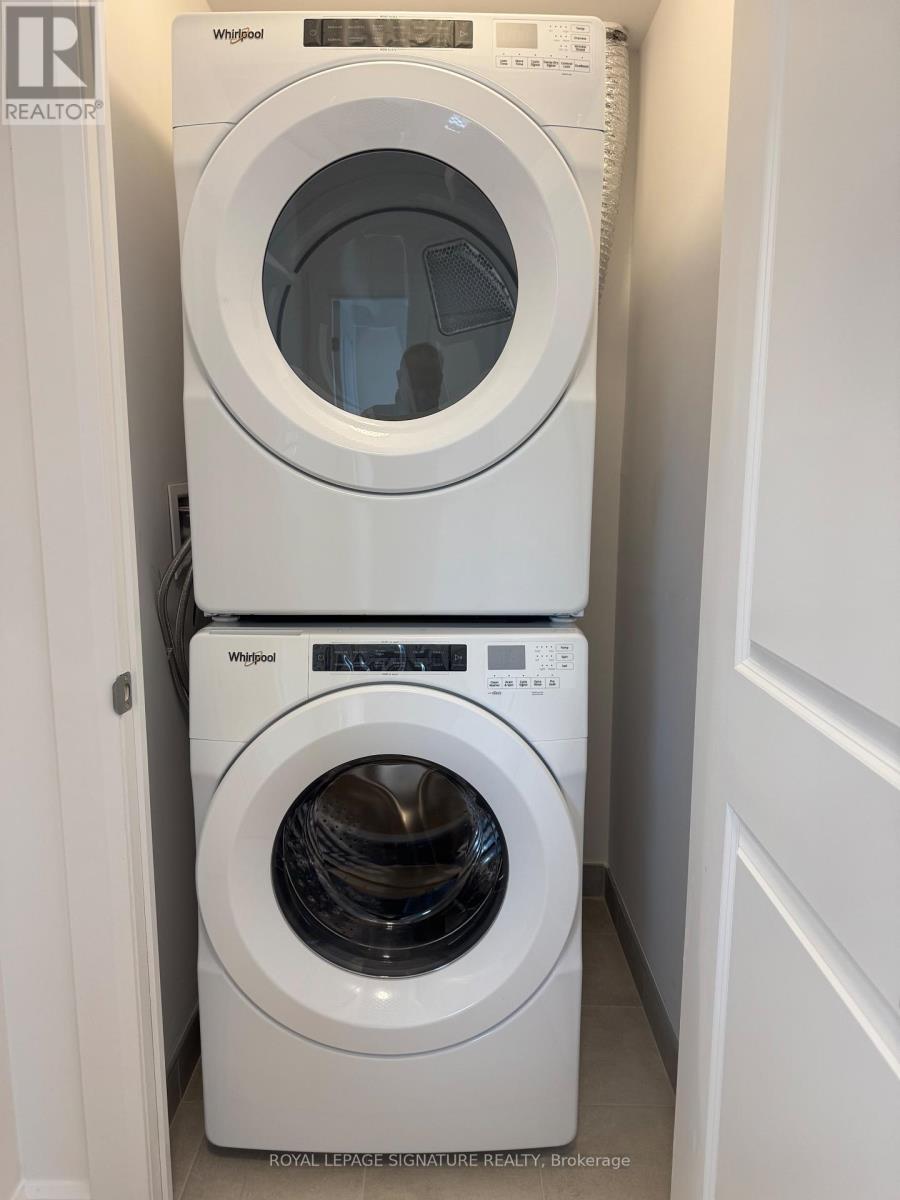 1802 - 3240 William Coltson Avenue, Oakville, Ontario L6H 8C8 - Photo 2 - W12566548