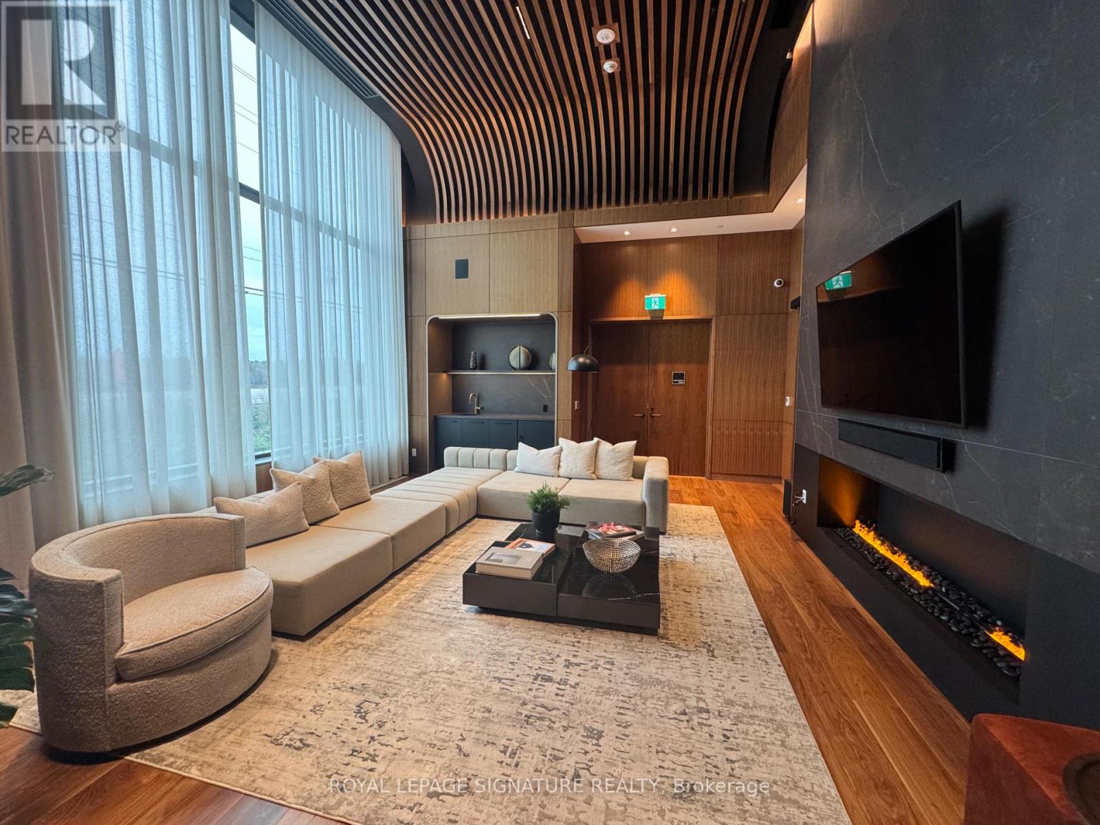 1802 - 3240 William Coltson Avenue, Oakville, Ontario L6H 8C8 - Photo 27 - W12566548