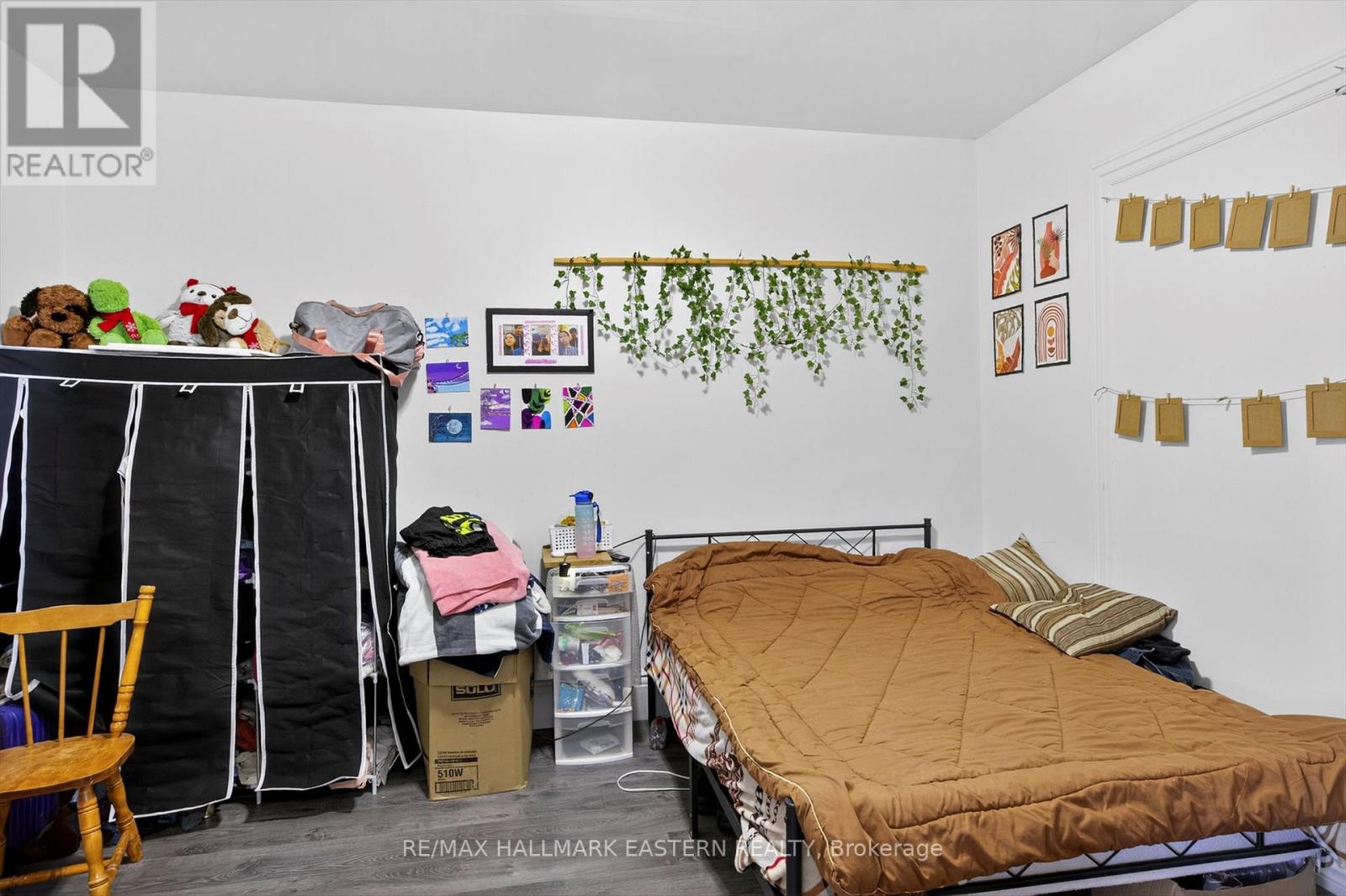 271 Thomas Street, Peterborough, Ontario K9J 5E7 - Photo 21 - X12568548