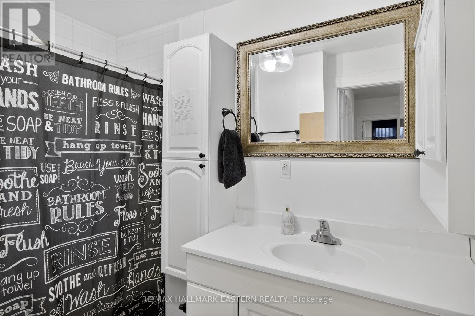 271 Thomas Street, Peterborough, Ontario K9J 5E7 - Photo 37 - X12568548