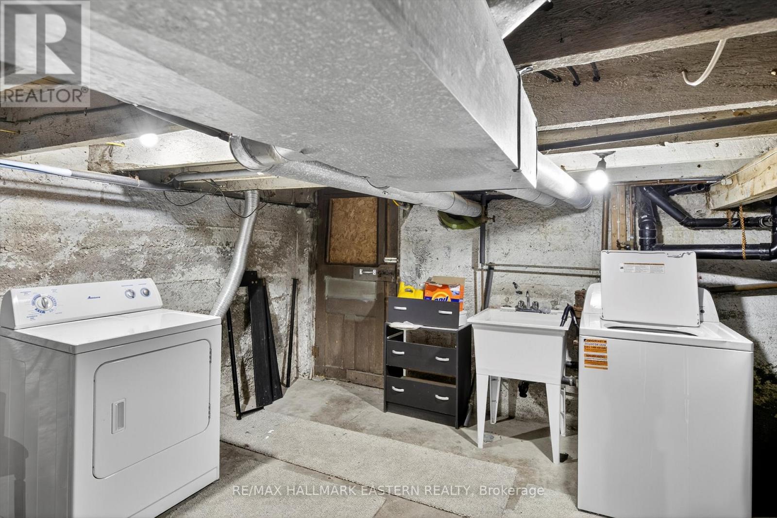 271 Thomas Street, Peterborough, Ontario K9J 5E7 - Photo 44 - X12568548