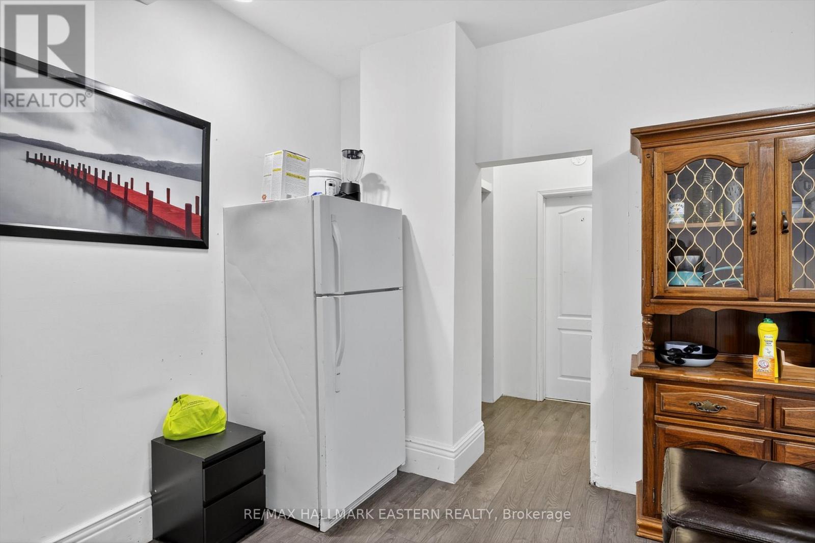 271 Thomas Street, Peterborough, Ontario K9J 5E7 - Photo 8 - X12568548