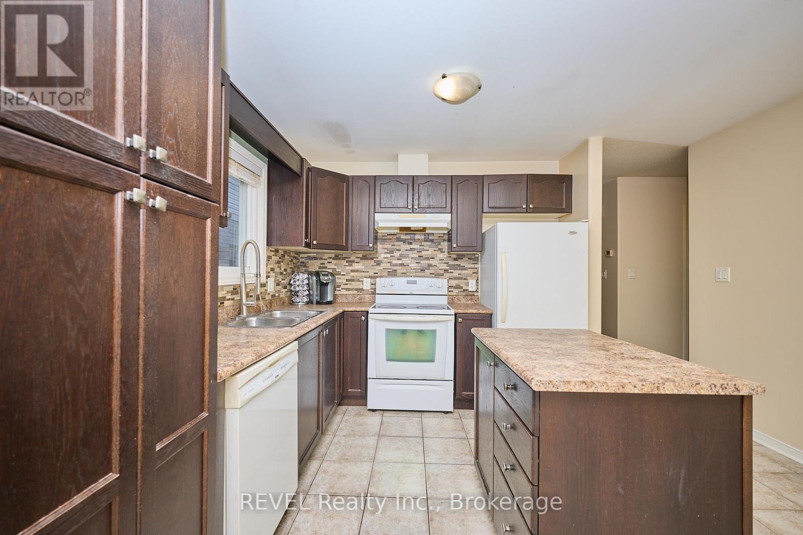 104 Tuliptree Road, Thorold, Ontario L2V 0A5 - Photo 26 - X12568570