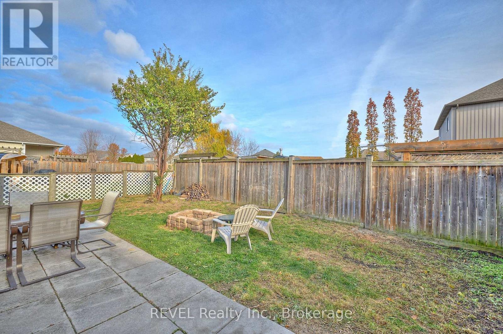 104 Tuliptree Road, Thorold, Ontario L2V 0A5 - Photo 34 - X12568570