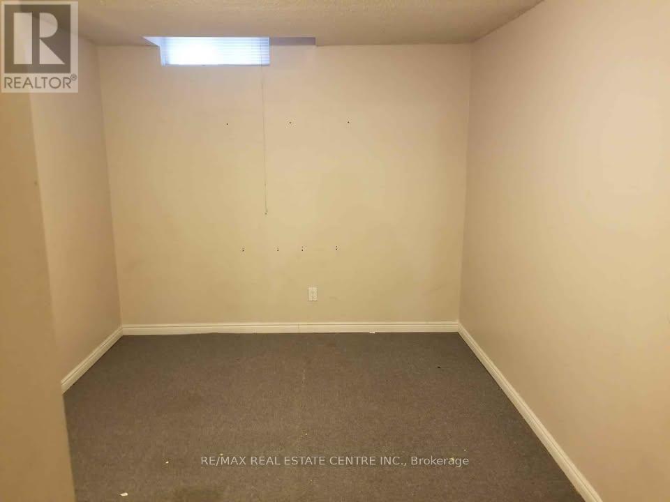 ( Lower ) - 587 Farwell Crescent, Mississauga, Ontario  L5R 2A6 - Photo 11 - W12556564