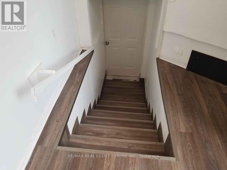 ( Lower ) - 587 Farwell Crescent, Mississauga, Ontario  L5R 2A6 - Photo 6 - W12556564