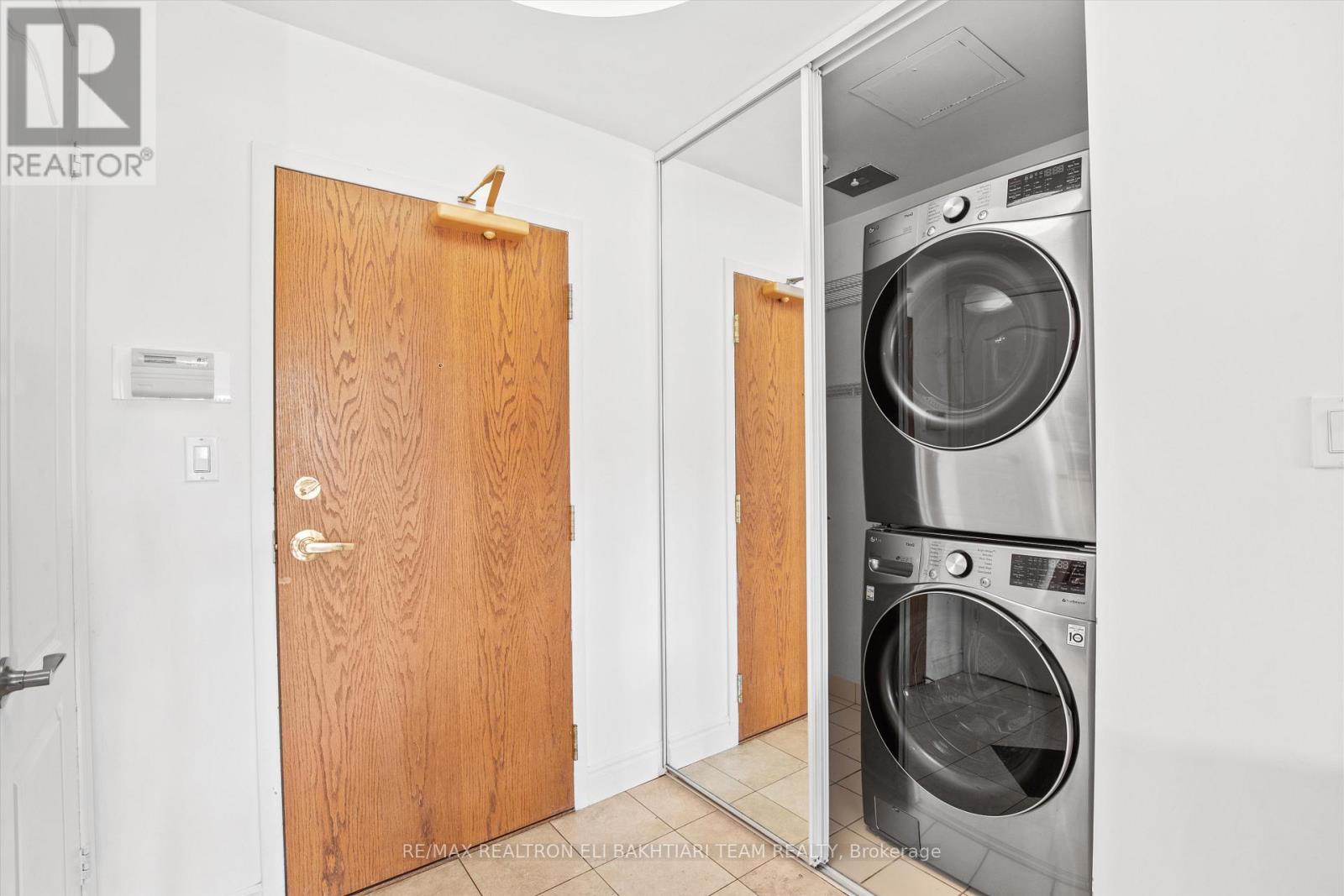 618 - 11 William Carson Crescent, Toronto, Ontario  M2P 2G1 - Photo 8 - C12568576