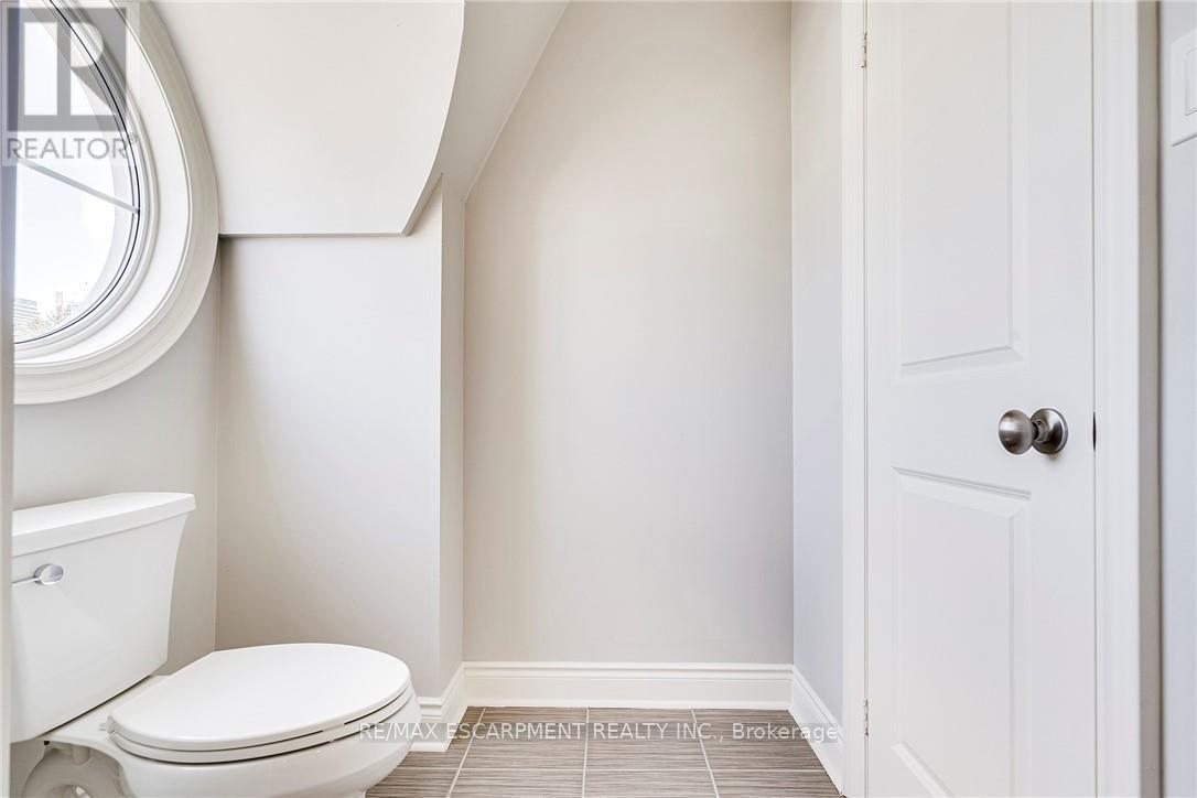 3 Johnson Farm Lane, Toronto, Ontario  M2N 0G6 - Photo 42 - C12568590