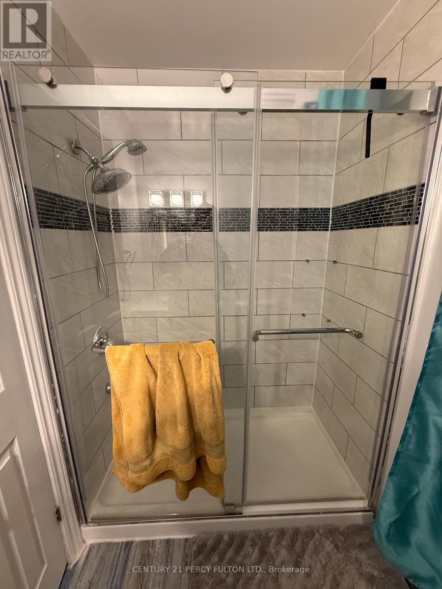 24 Medley Lane, Ajax, Ontario  L1S 3P6 - Photo 11 - E12568538