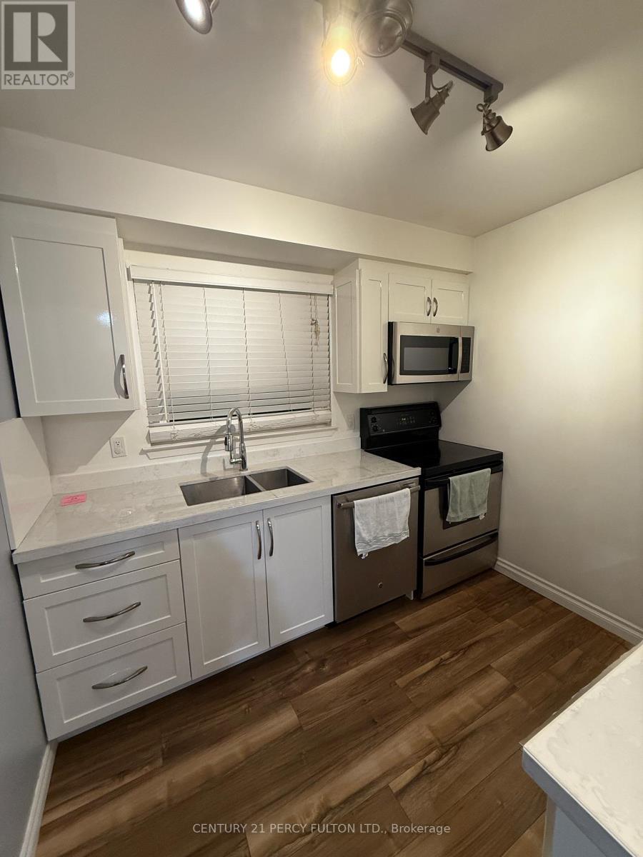 24 Medley Lane, Ajax, Ontario  L1S 3P6 - Photo 4 - E12568538