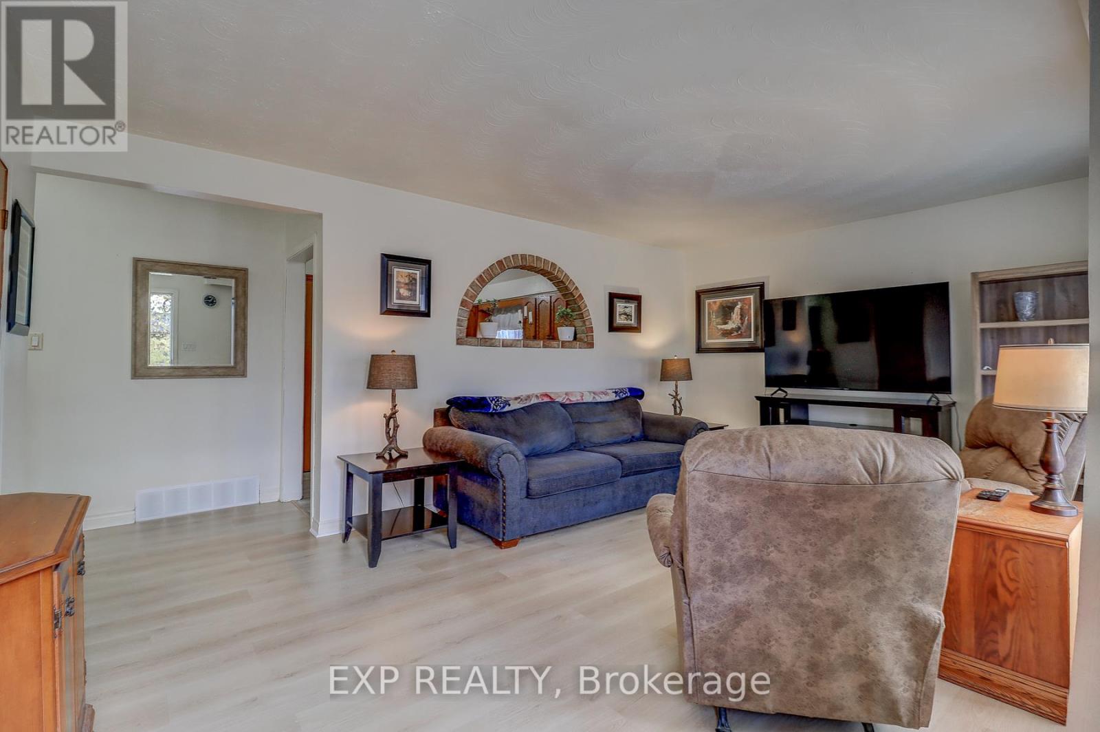 297 Linden Street, Oshawa, Ontario  L1H 6R3 - Photo 2 - E12568550