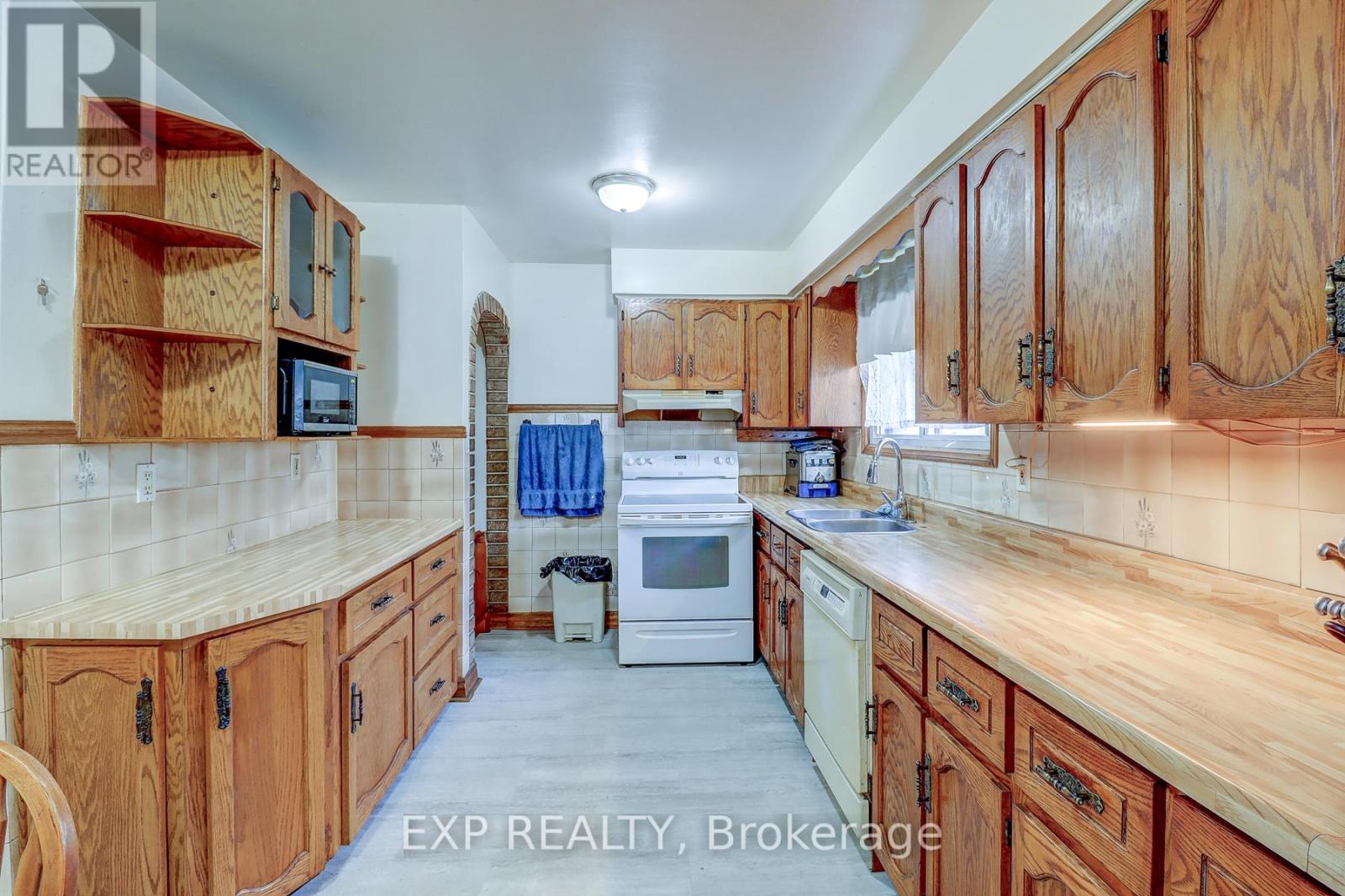 297 Linden Street, Oshawa, Ontario  L1H 6R3 - Photo 7 - E12568550