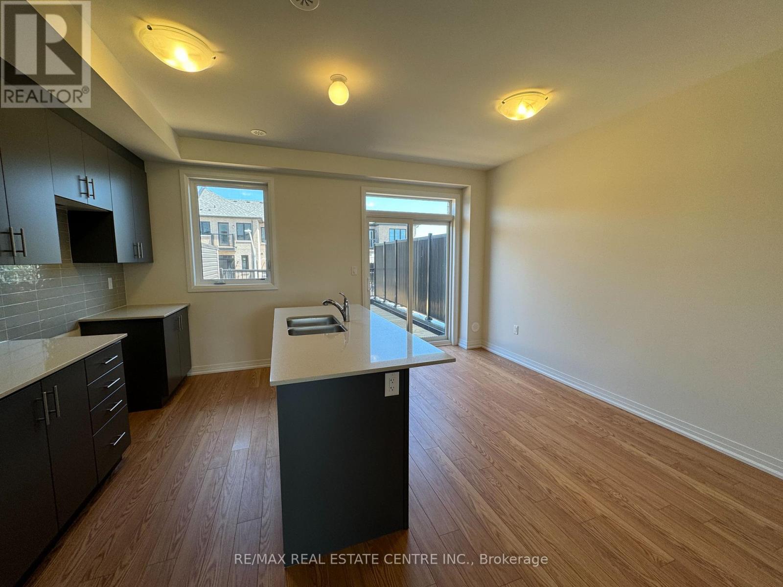 5 Cherry Hill Lane, Barrie (Painswick South), Ontario  L9J 0M7 - Photo 12 - S12568554