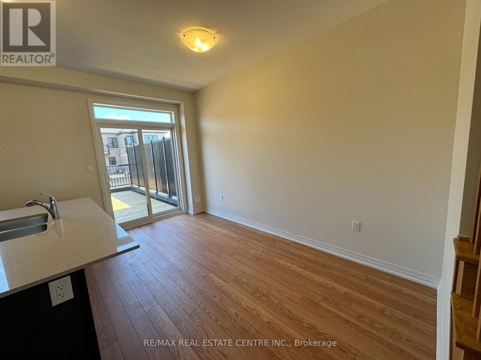 5 Cherry Hill Lane, Barrie (Painswick South), Ontario  L9J 0M7 - Photo 13 - S12568554