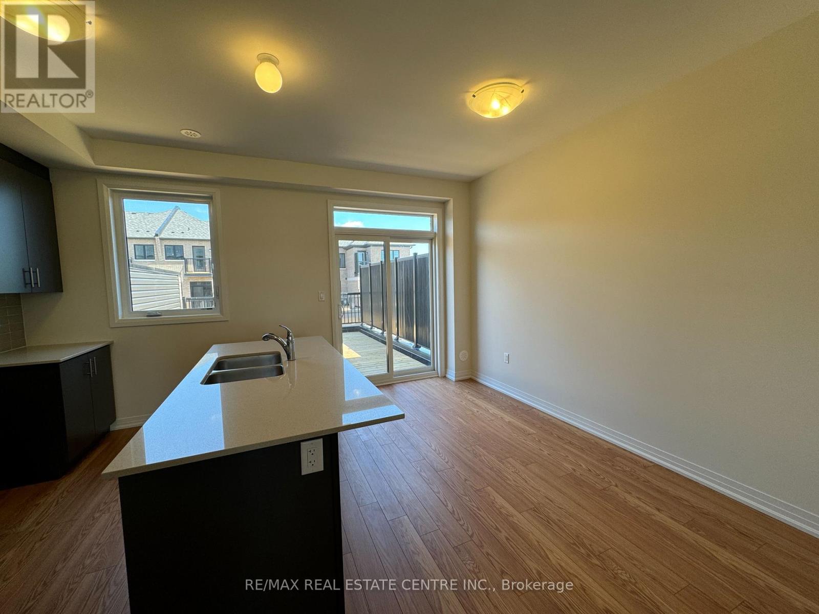 5 Cherry Hill Lane, Barrie (Painswick South), Ontario  L9J 0M7 - Photo 14 - S12568554