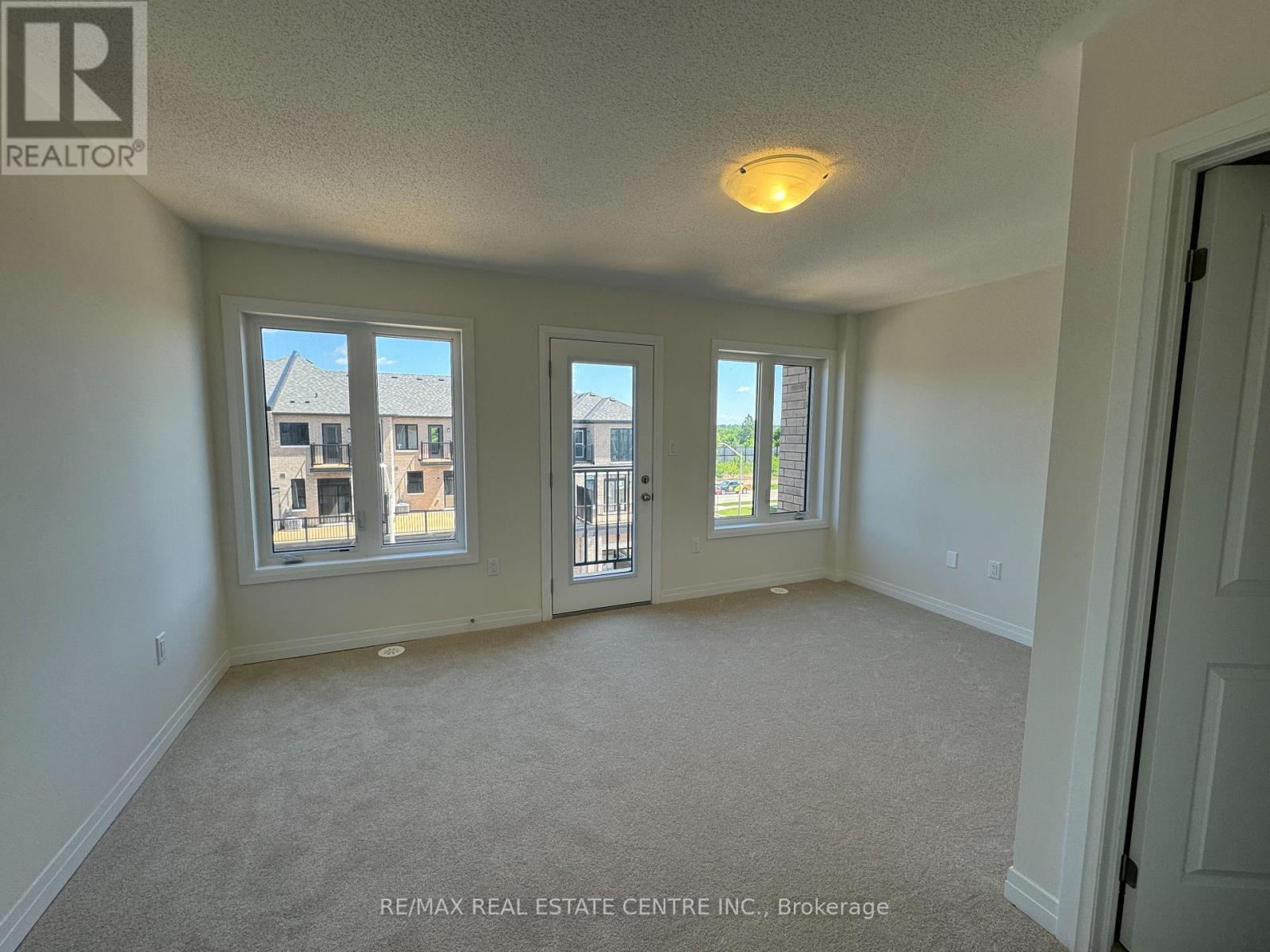 5 Cherry Hill Lane, Barrie (Painswick South), Ontario  L9J 0M7 - Photo 18 - S12568554