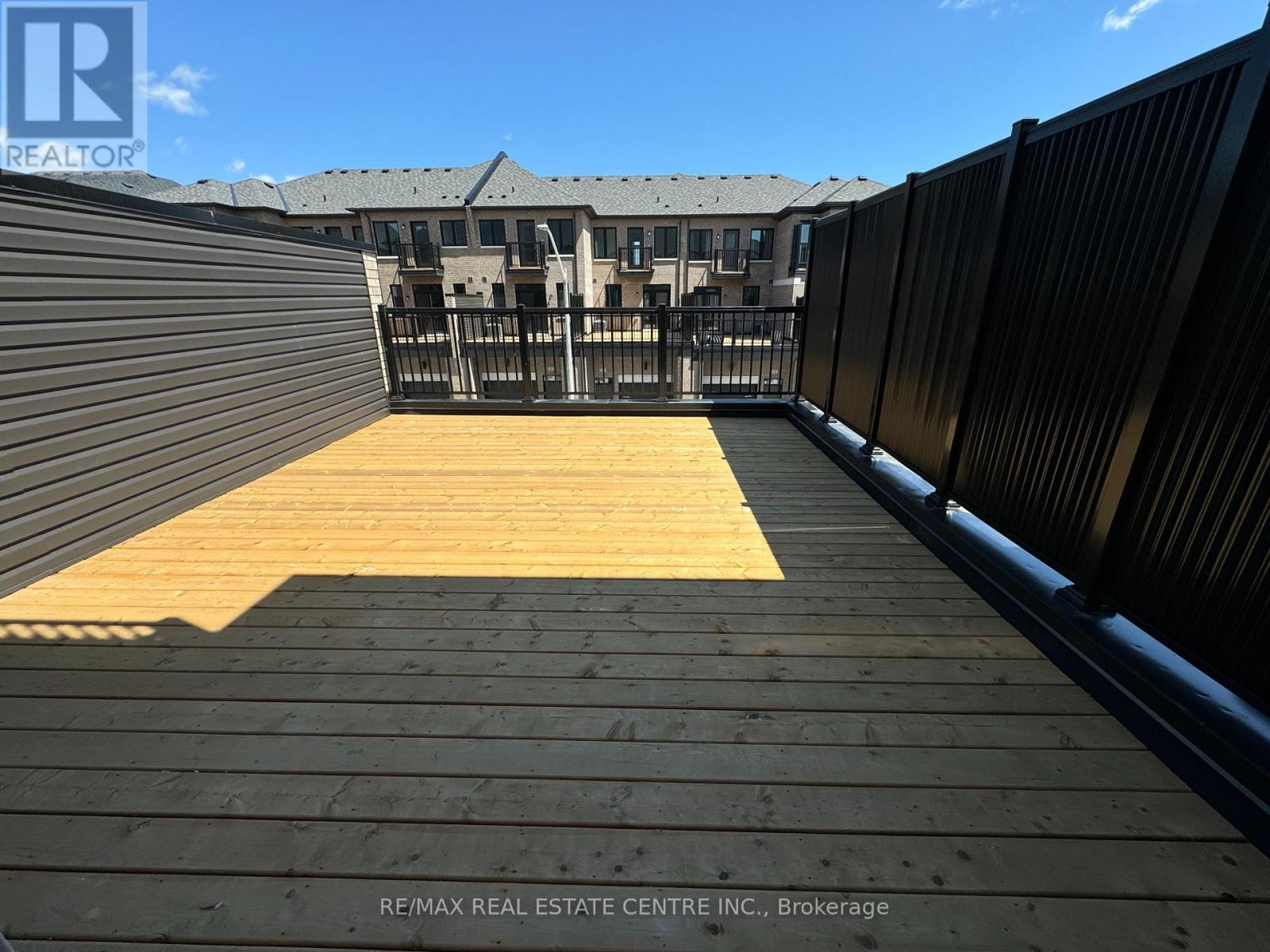 5 Cherry Hill Lane, Barrie (Painswick South), Ontario  L9J 0M7 - Photo 8 - S12568554