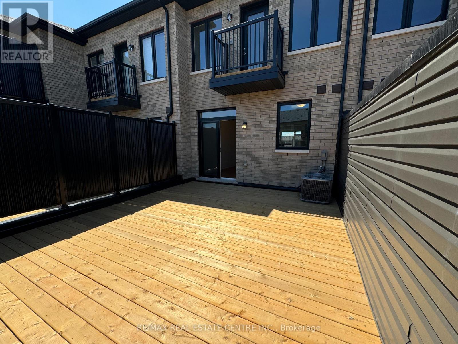 5 Cherry Hill Lane, Barrie (Painswick South), Ontario  L9J 0M7 - Photo 9 - S12568554