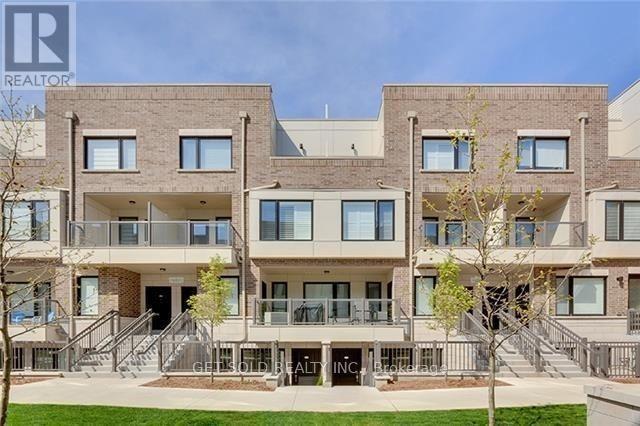 421 - 8 DRUMMOND STREET, Toronto, Ontario