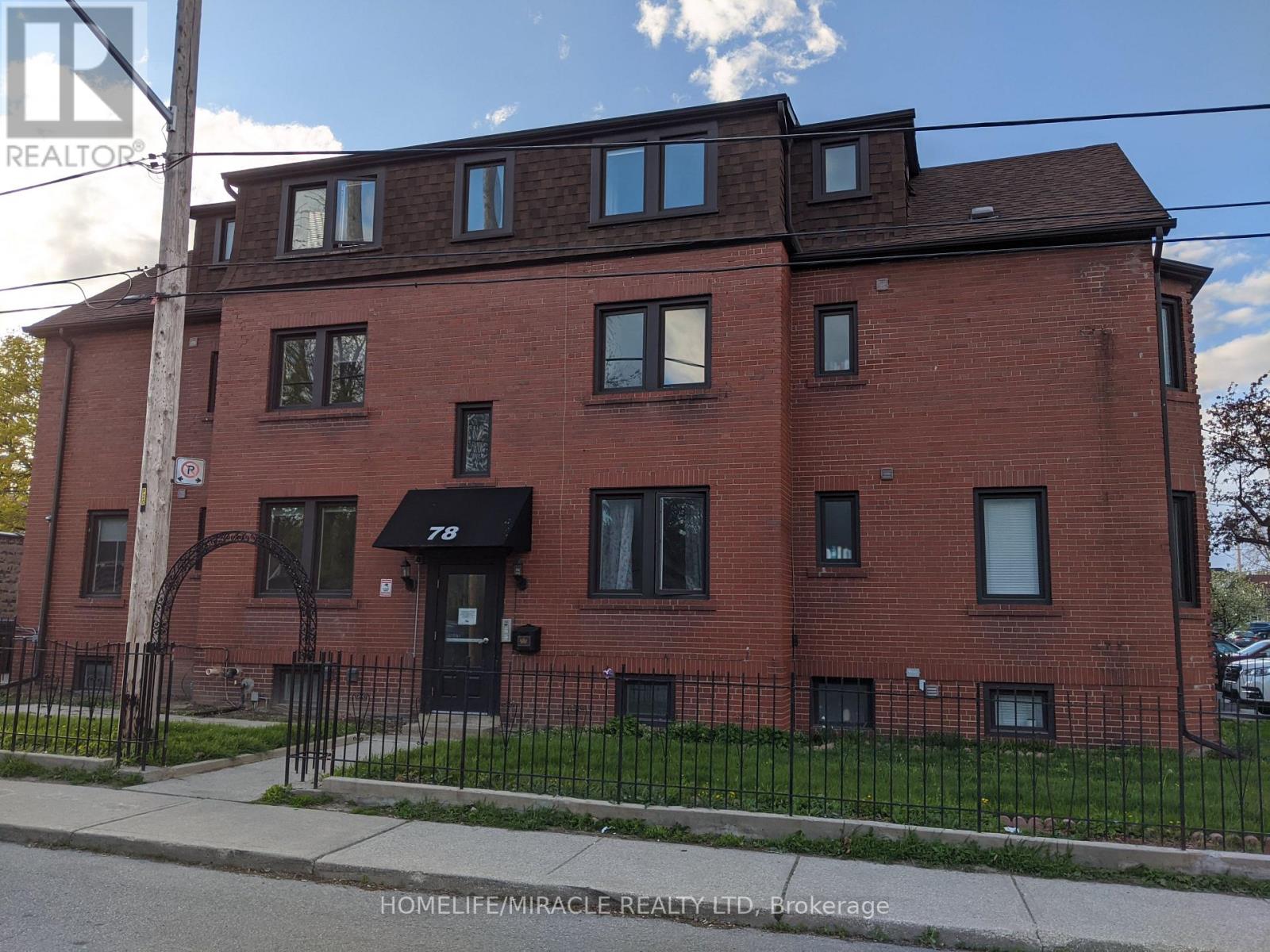 7 - 78 Fifth Street S, Toronto, Ontario  M8V 2Z3 - Photo 2 - W12568542