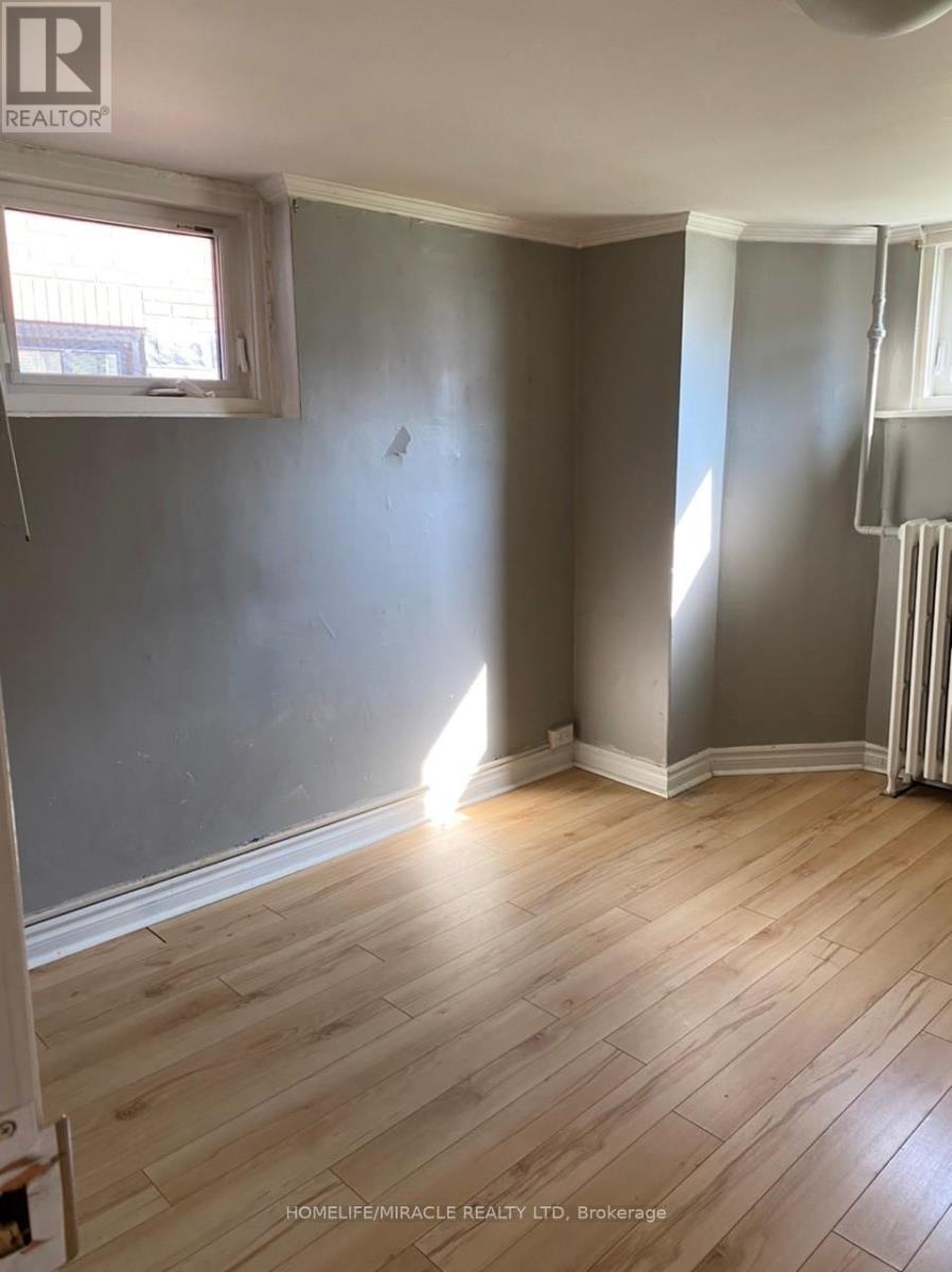 7 - 78 Fifth Street S, Toronto, Ontario  M8V 2Z3 - Photo 5 - W12568542