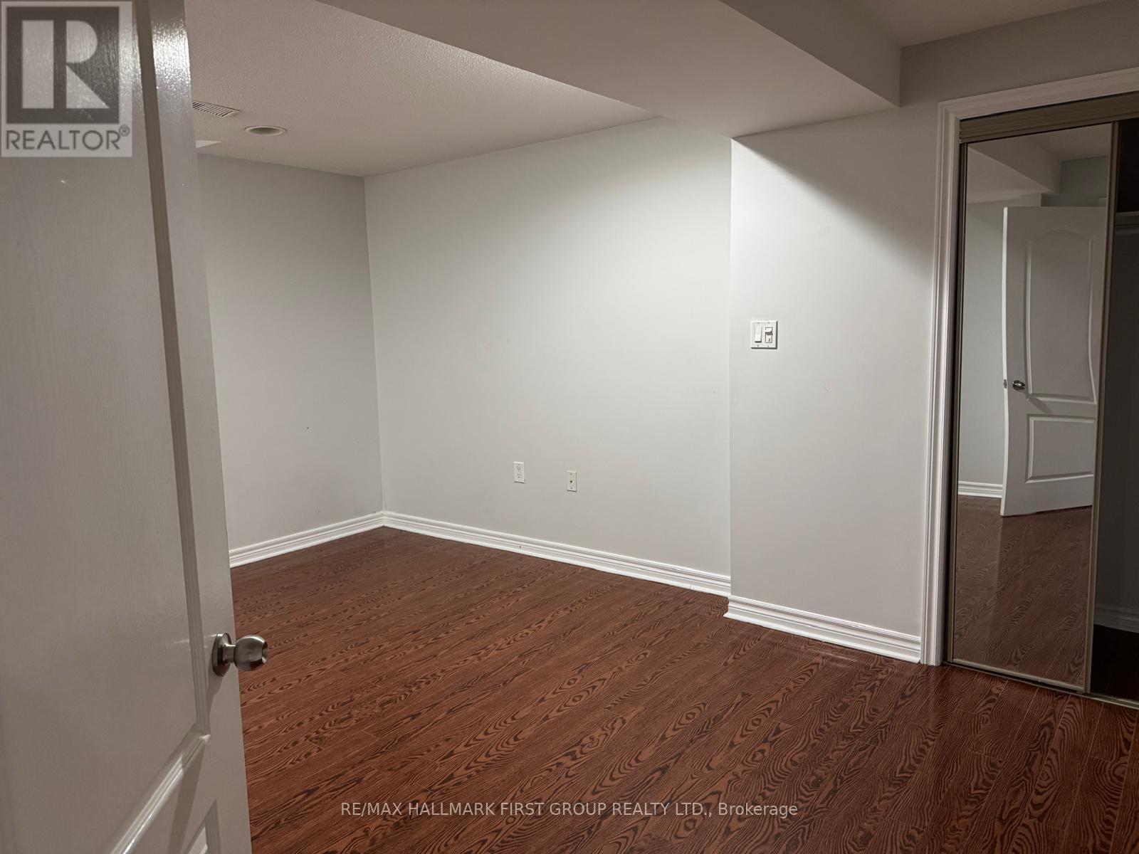 100 Fiddleneck Crescent, Brampton, Ontario  L6R 2E2 - Photo 6 - W12568546