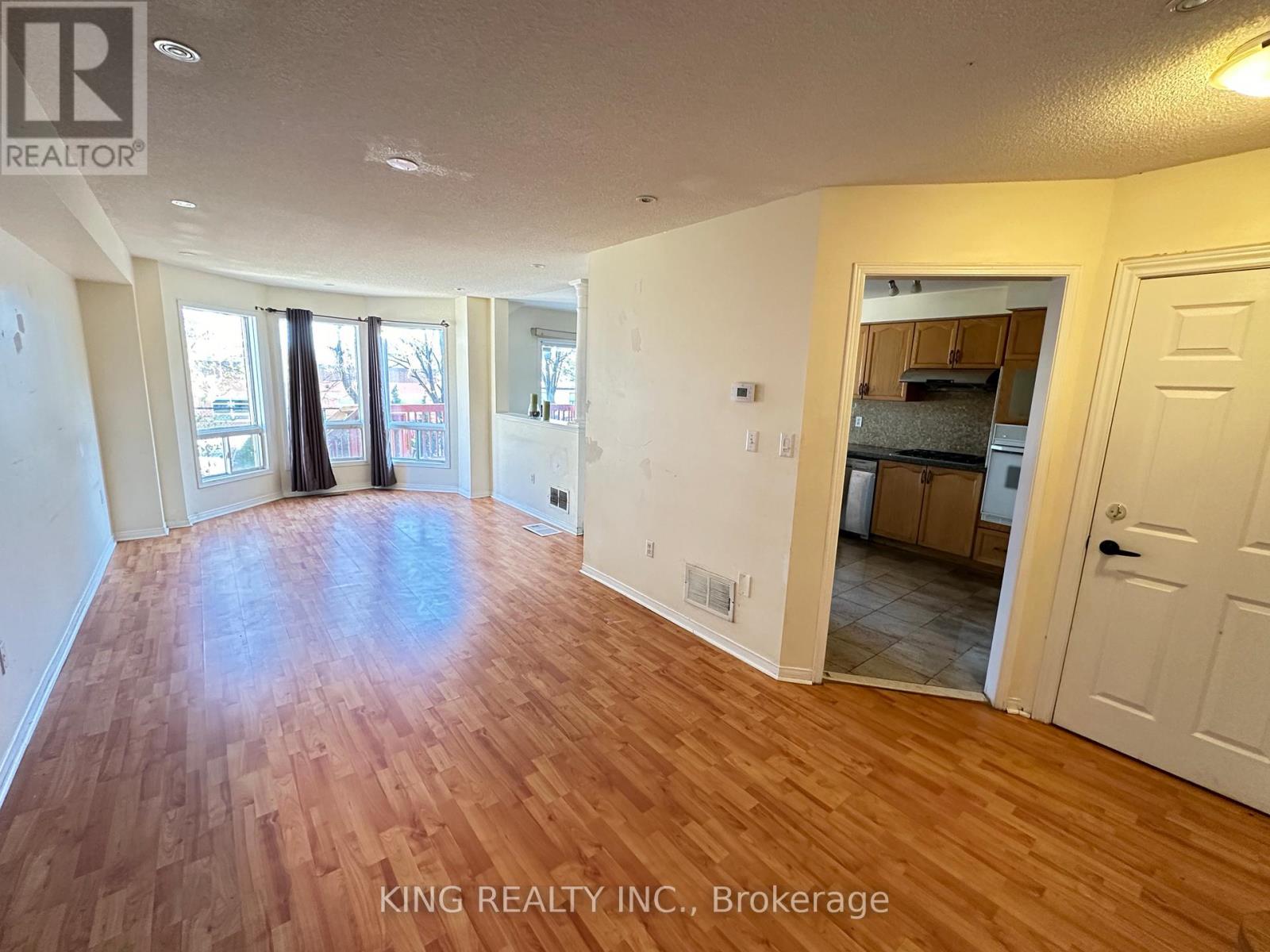 77 Forestgrove Circle, Brampton, Ontario  L6Z 4T4 - Photo 2 - W12568574