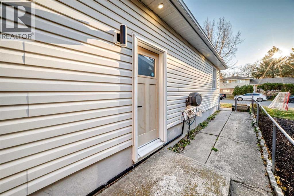 9816 Palistone Road Sw, Calgary, Alberta  T2V 3V9 - Photo 38 - A2269311