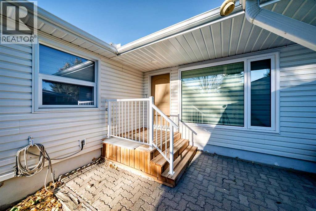 9816 Palistone Road Sw, Calgary, Alberta  T2V 3V9 - Photo 3 - A2269311