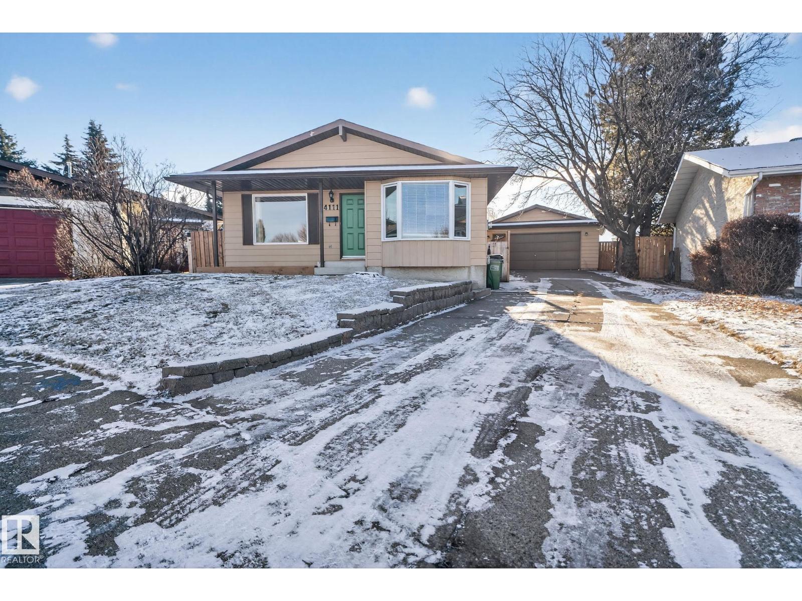 4111 32 Av Nw, Edmonton, Alberta  T6L 3W6 - Photo 1 - E4466380