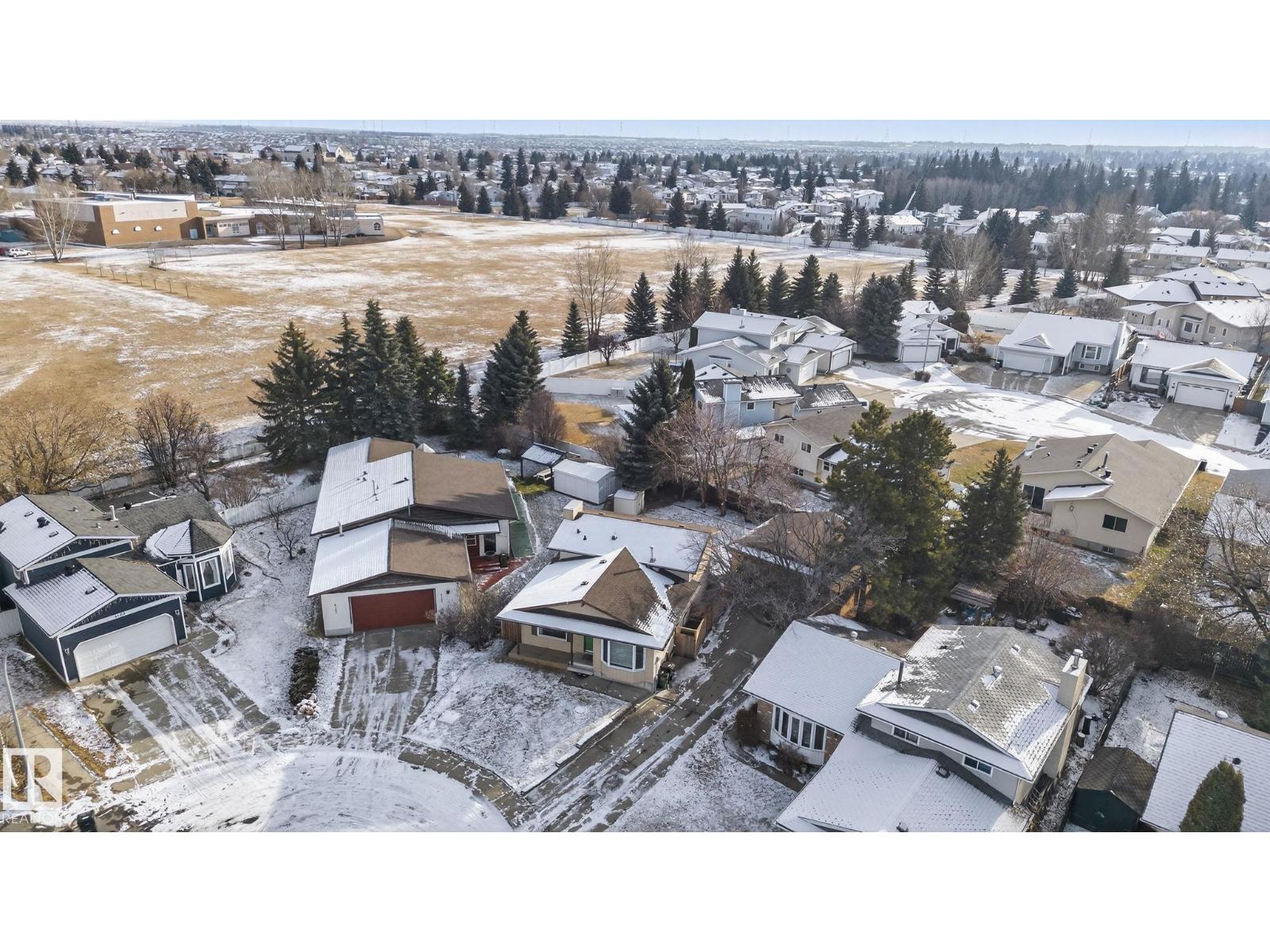 4111 32 Av Nw, Edmonton, Alberta  T6L 3W6 - Photo 8 - E4466380