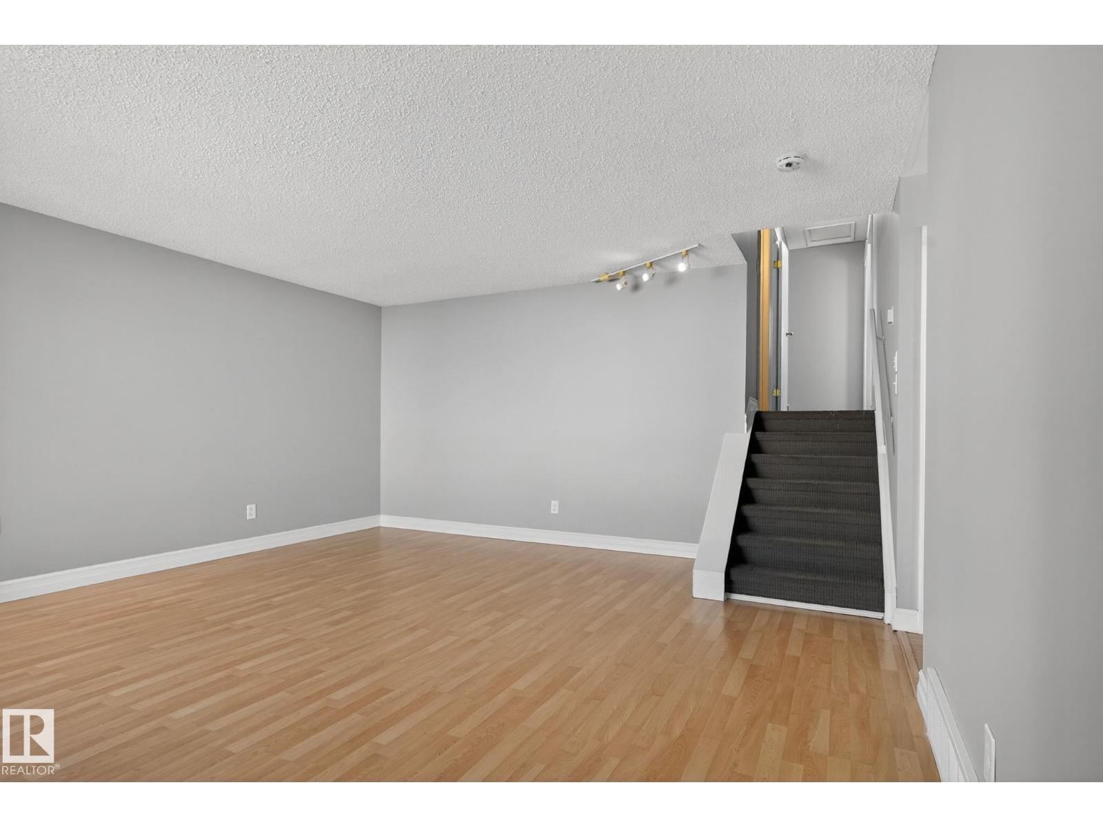 4111 32 Av Nw, Edmonton, Alberta  T6L 3W6 - Photo 14 - E4466380