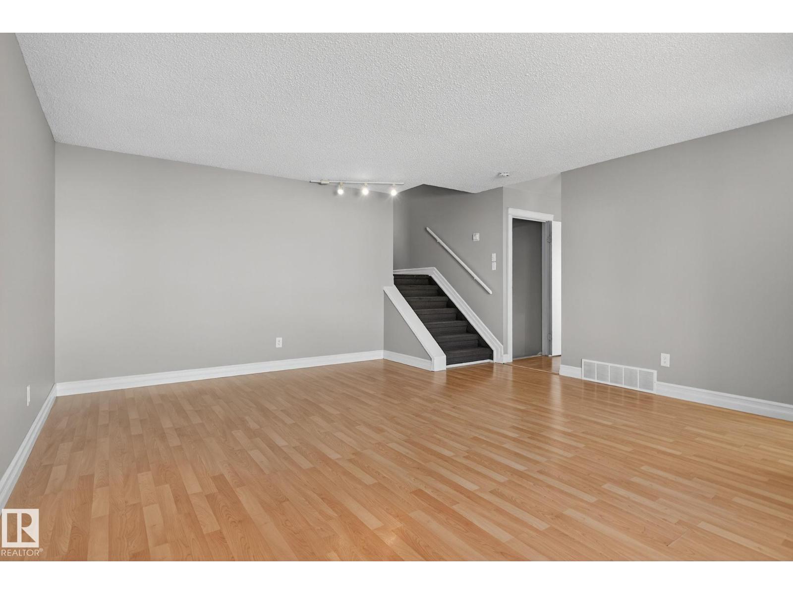 4111 32 Av Nw, Edmonton, Alberta  T6L 3W6 - Photo 22 - E4466380