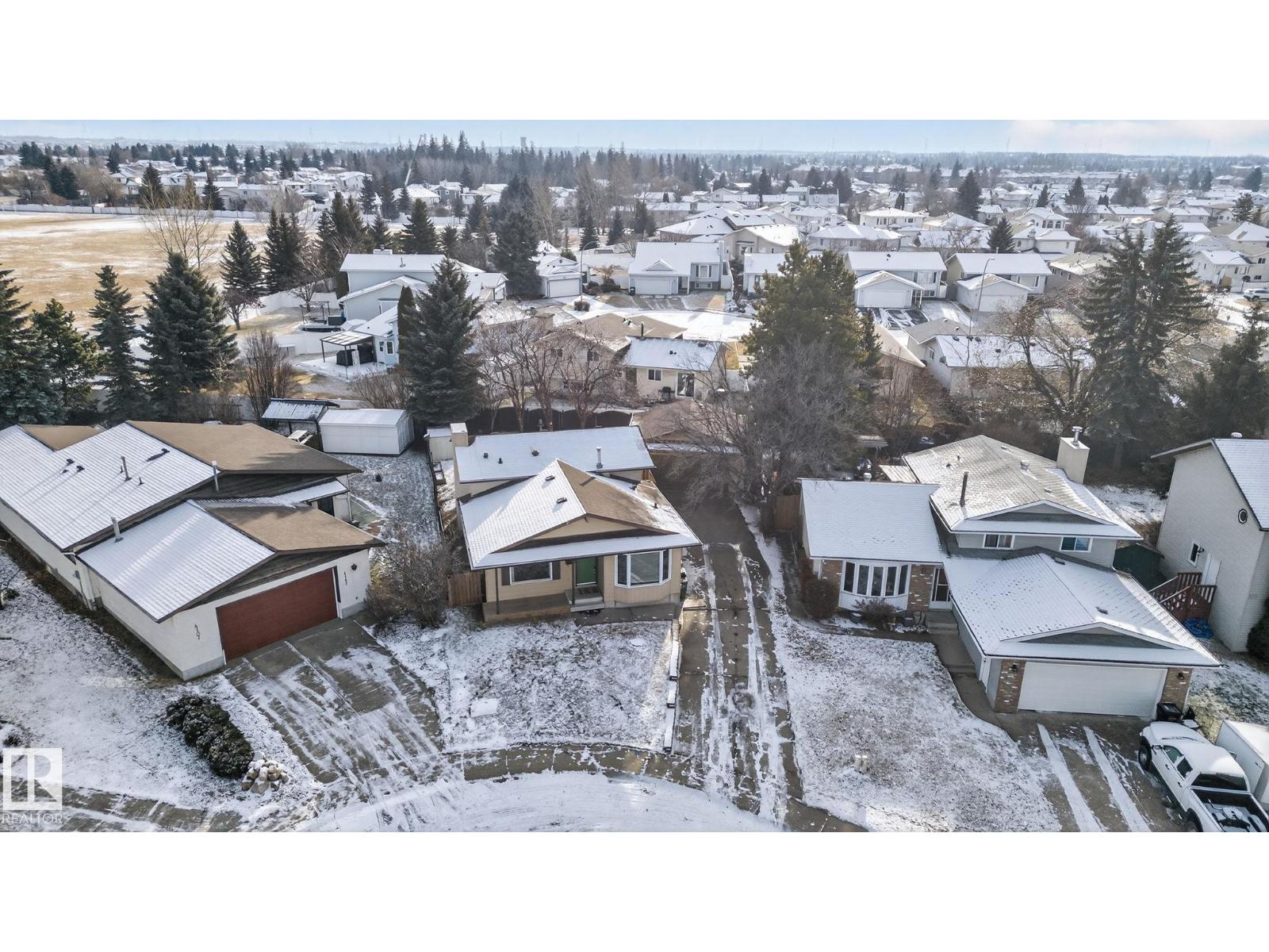 4111 32 Av Nw, Edmonton, Alberta  T6L 3W6 - Photo 7 - E4466380