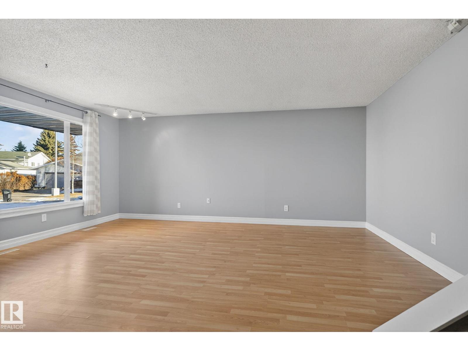 4111 32 Av Nw, Edmonton, Alberta  T6L 3W6 - Photo 15 - E4466380